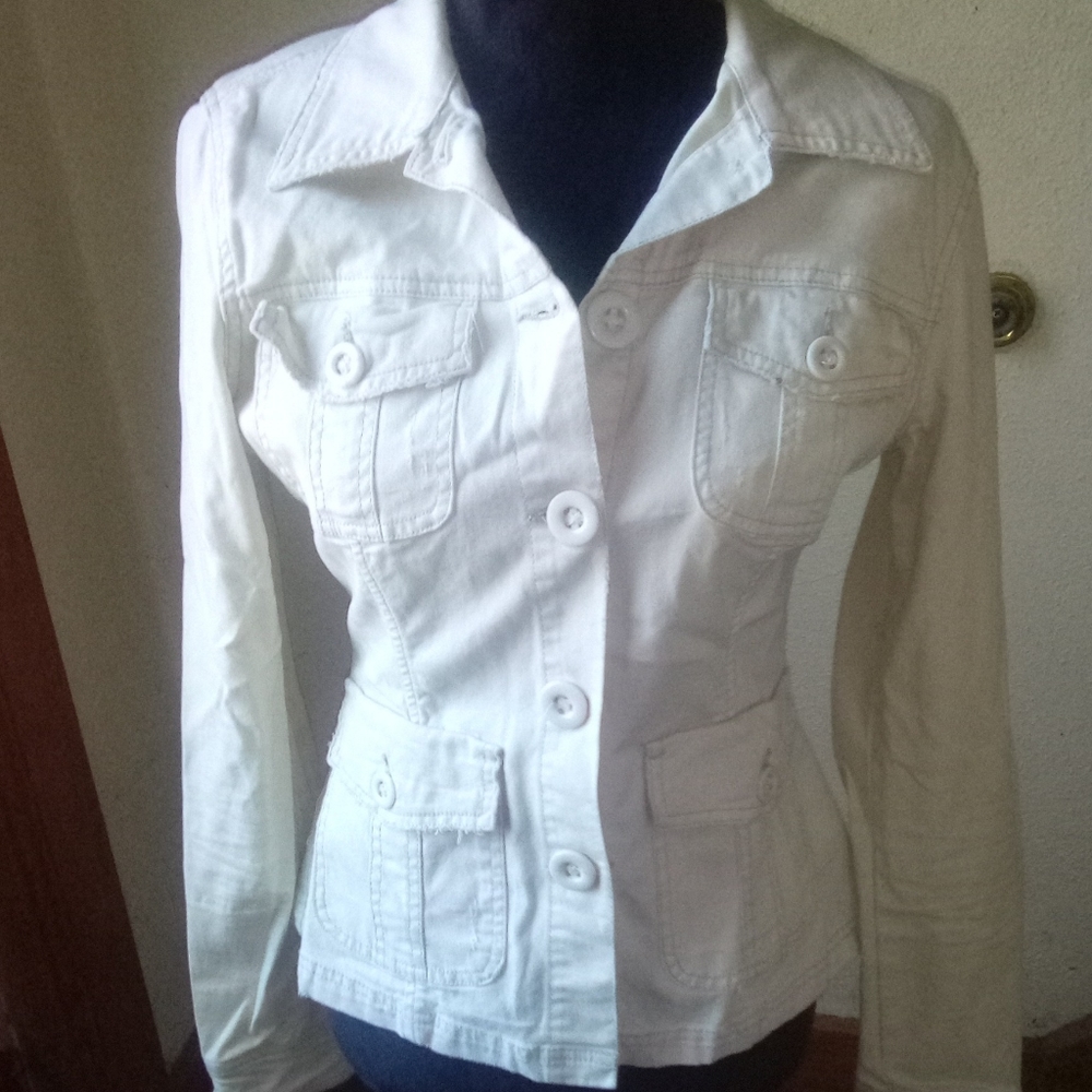White Tattered Look Fitted Jacket
